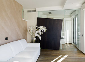 interni attico soggiorno