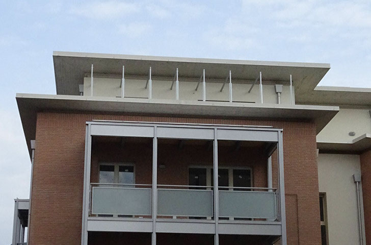 mattoni vista condominio vetro