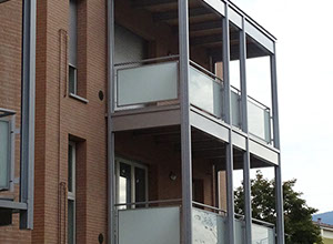 mattoni vista condominio vetro