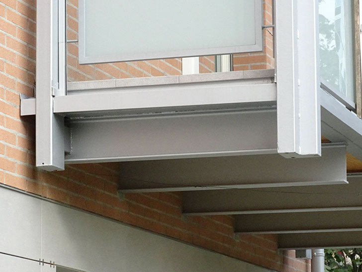 mattoni vista condominio alluminio