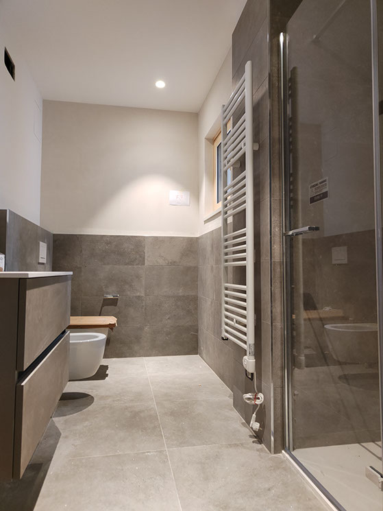 Bagno casa a Torre Boldone