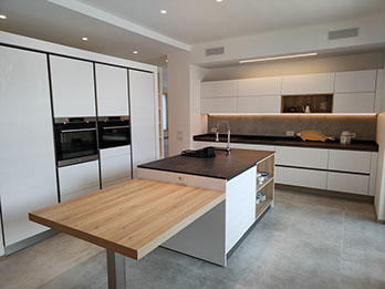 Cucina edificio residenziale a Torre Boldone