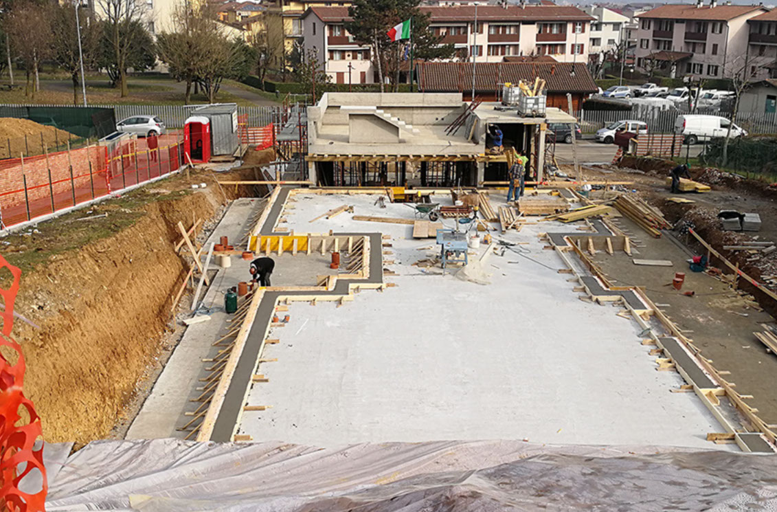 Realizzazine cordoli pareti casa di paglia