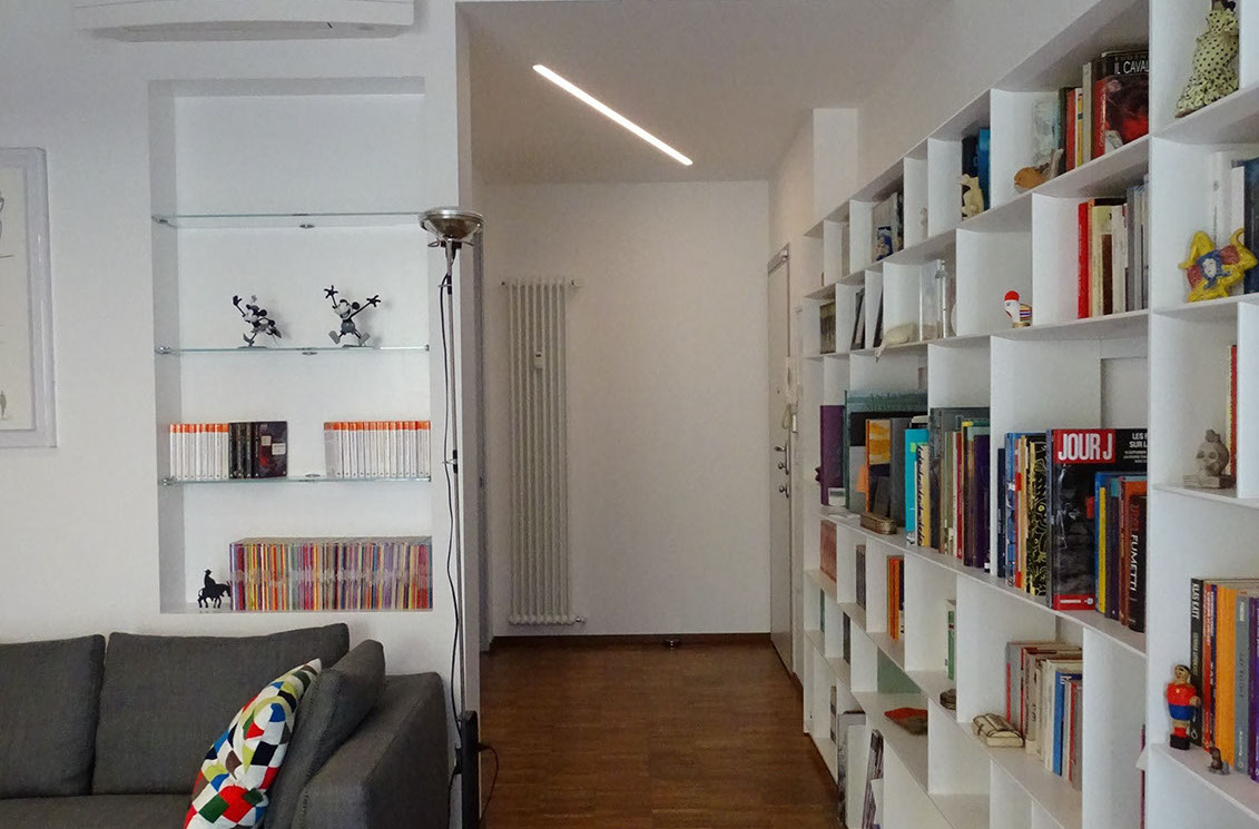 ingresso libreria divano parquet finiture