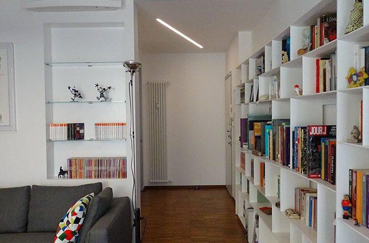 ingresso libreria divano parquet finiture