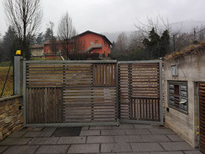 cancello legno acciaio